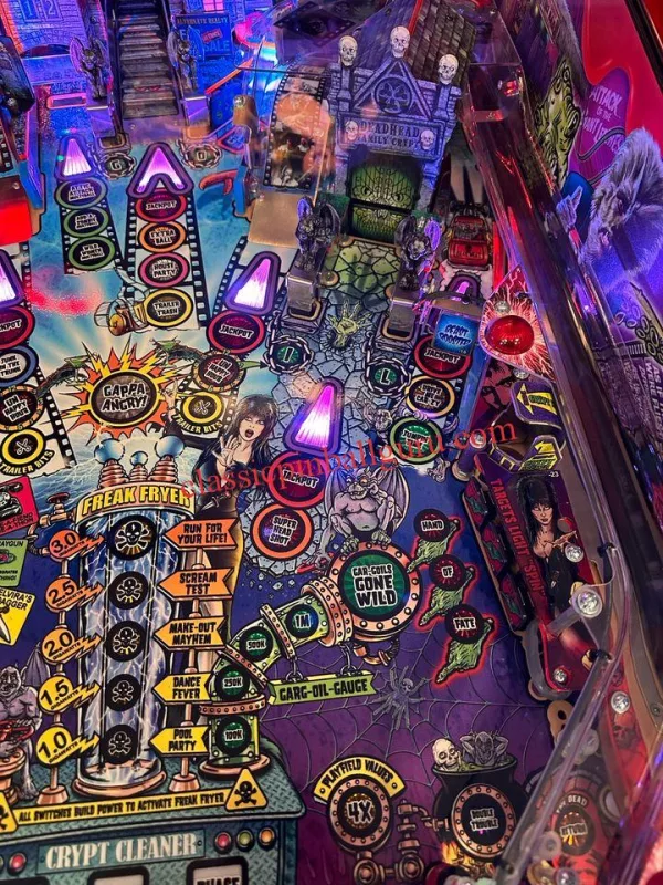 Elvira’s House Of Horrors Limited Edition Pinball Machine