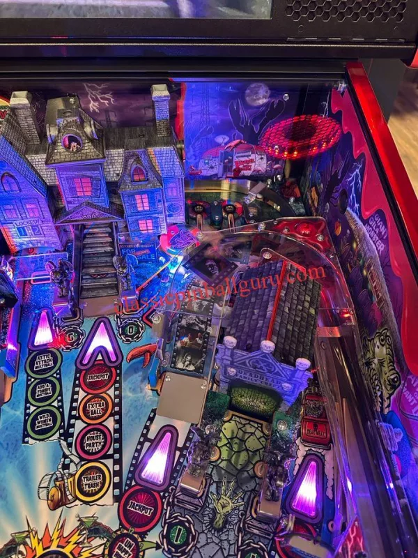 Elvira’s House Of Horrors Limited Edition Pinball Machine