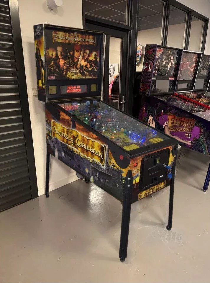 Pirates of the Caribbean Pinball Machine