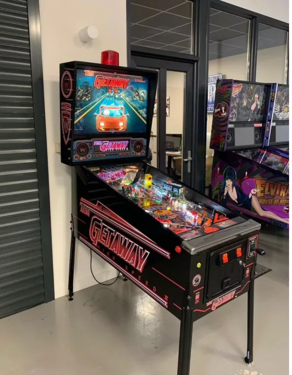The Gateway High Speed II Pinball Machine